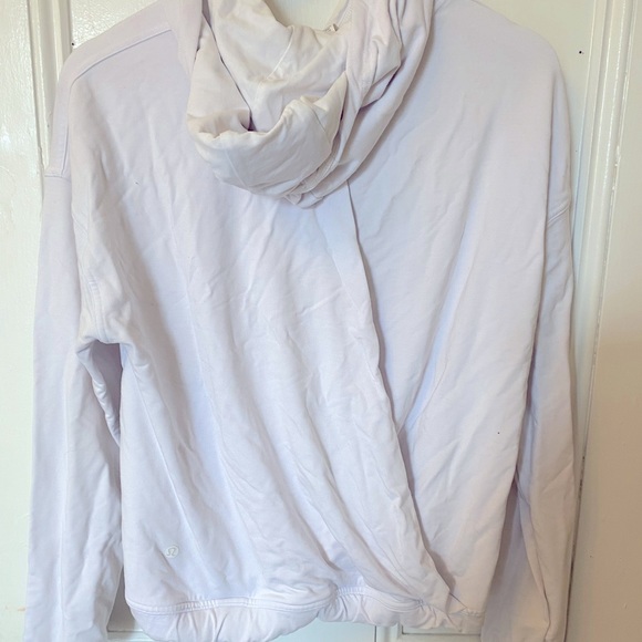 Lululemon sweater in very good shape - Picture 1 of 3